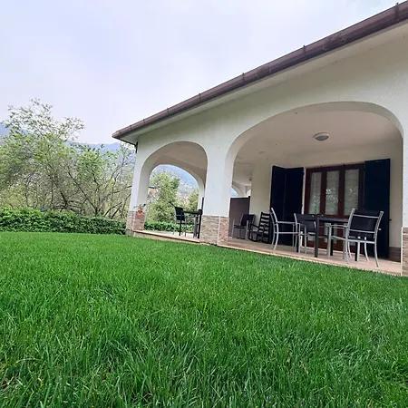 Zac House 4*