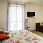 Zac House לינה וארוחת בוקר 4*