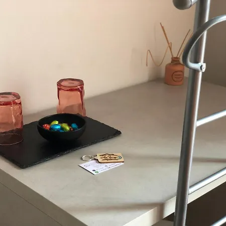 Zac House Тойрано